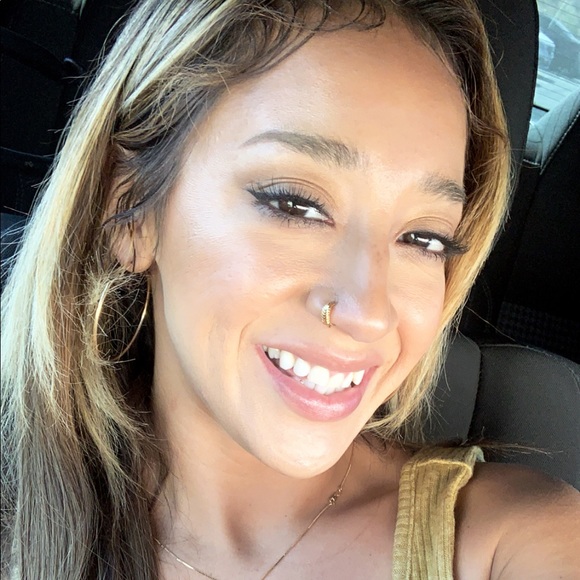 Meet your Posher, V - Picture 4 of 4